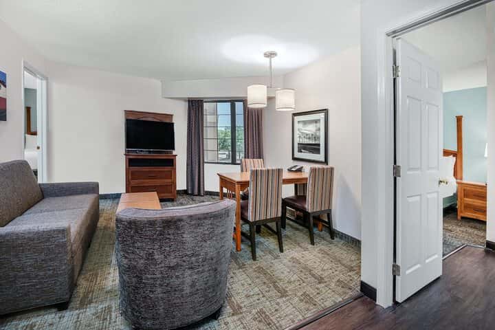 Room 2 of 25