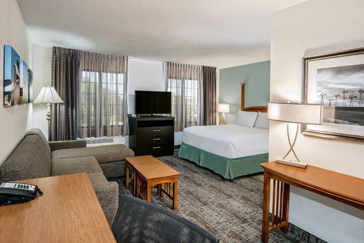 Room 3 of 25