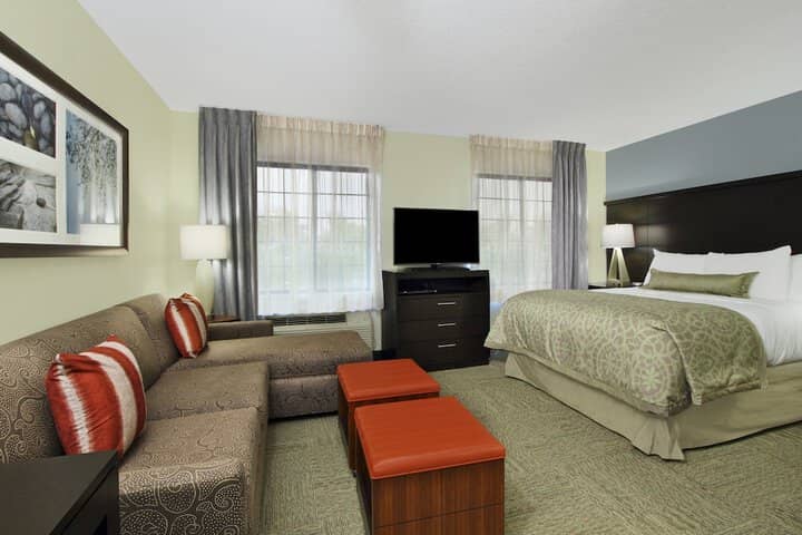 Room 16 of 32