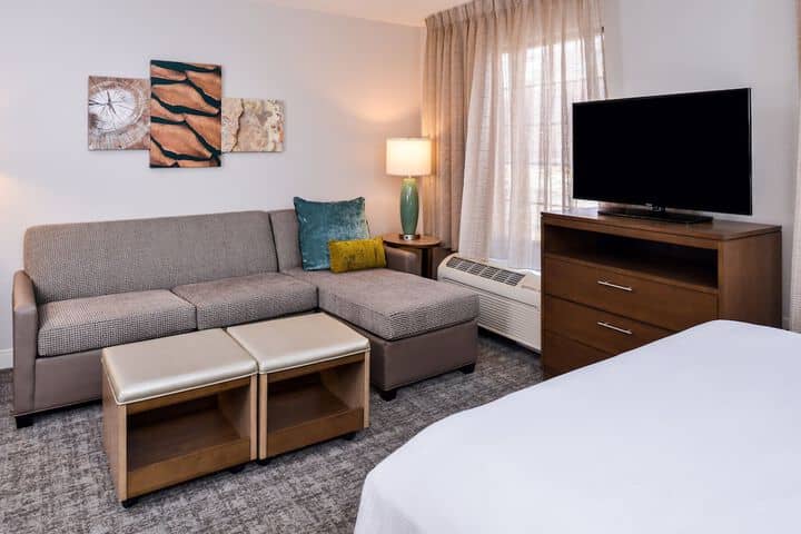 Room 15 of 42