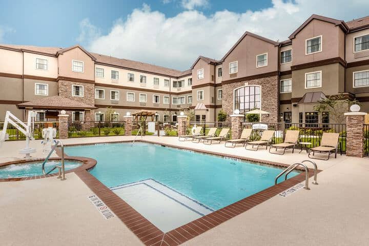 Pool 11 of 26