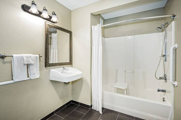 Room 5 of 25