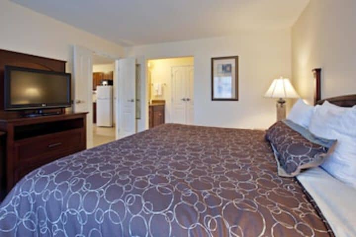 Room 4 of 90
