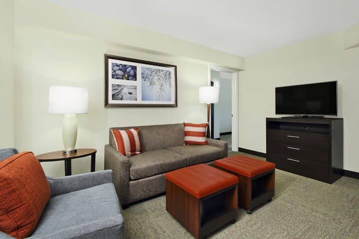 Room 8 of 32