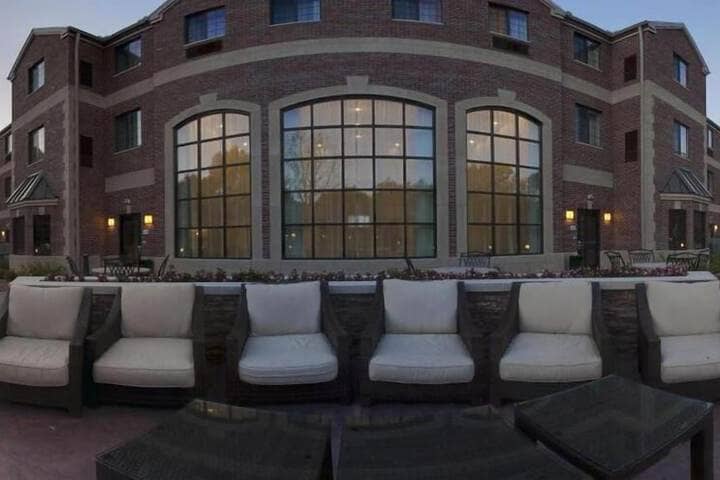 Sundeck 87 of 90