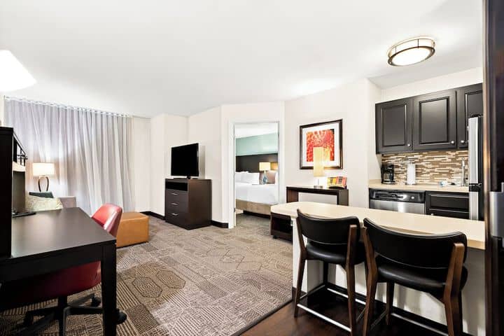 Room 43 of 91