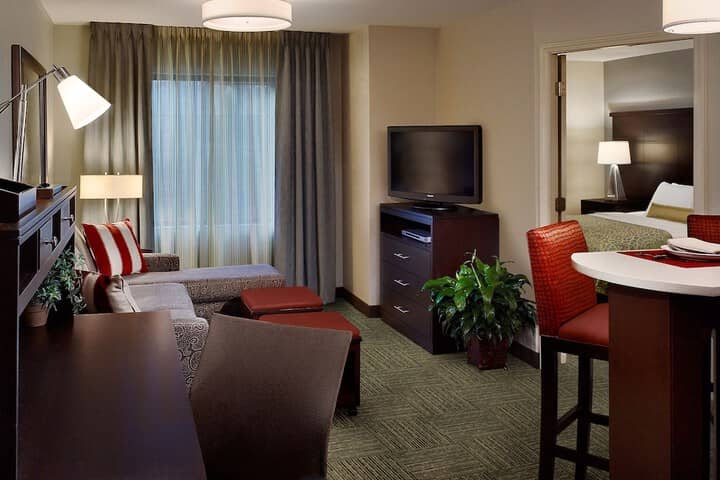Room 4 of 32