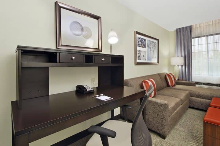 Room 14 of 32