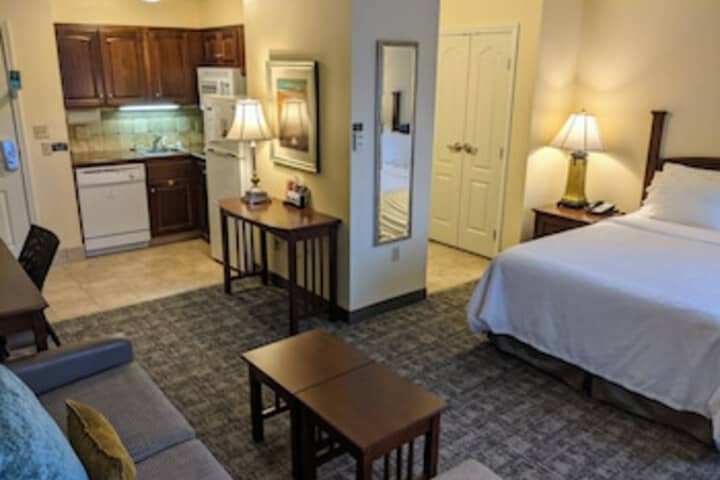 Room 10 of 90