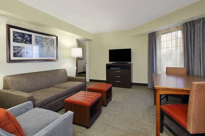 Room 5 of 32