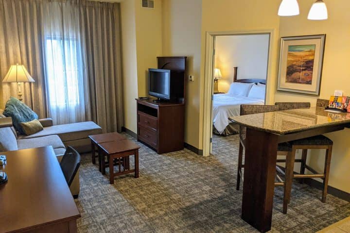 Room 18 of 90
